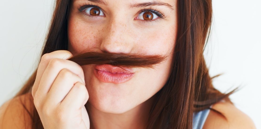 épilation laser de la moustache et de la barbe chez une jeune femme